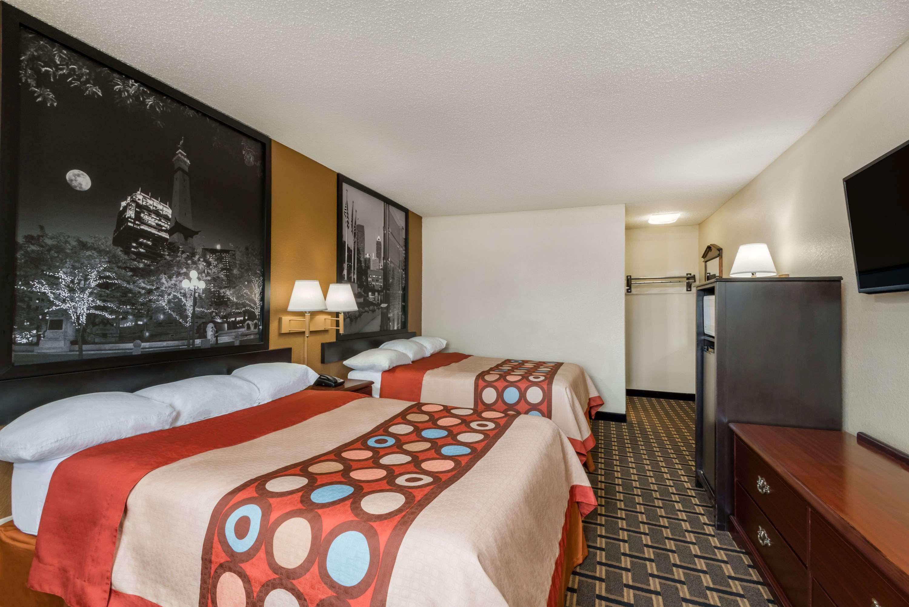 Отель Super 8 By Wyndham Indianapolis/Ne/Castleton Area Экстерьер фото